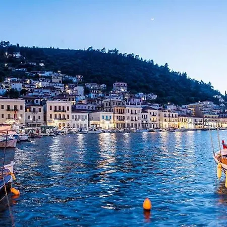 Limani Blue, Charming Steps From The Sea Gythio