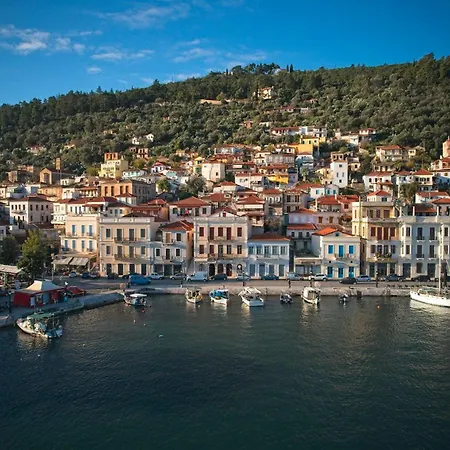 Limani Blue, Charming Steps From The Sea Gythio