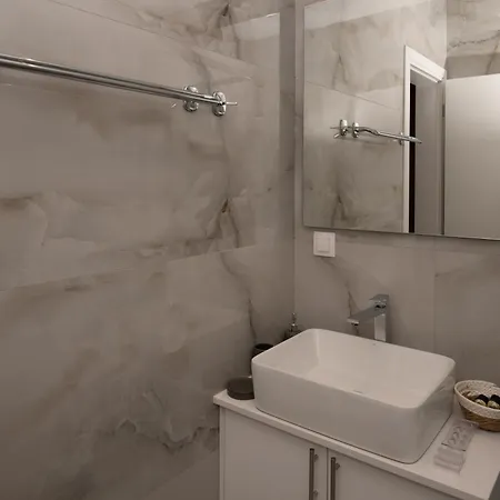 Apartment Limani Blue, Charming Steps From The Sea