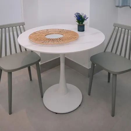 Limani Blue, Charming Steps From The Sea Apartment